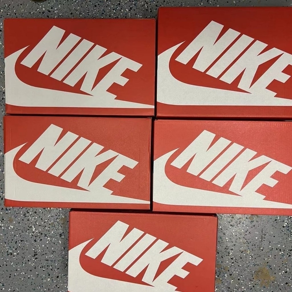 20 Red Nike Boxes - Picture 2 of 5